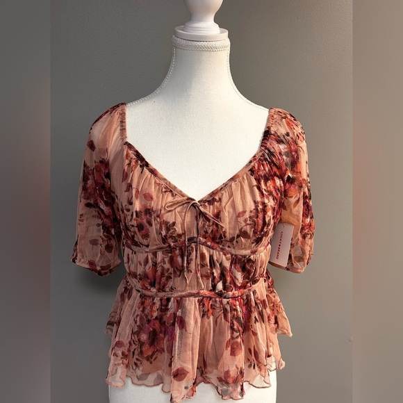 NWT Women’s Floral Sheer & Flowy Romantic Date Night Top Size Medium​​ - Picture 7 of 9